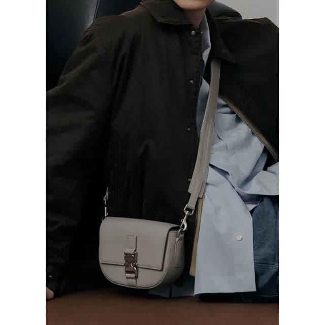 【ROBINMAY】曼德斯斜背包(雙11/插扣封口/多色任選)