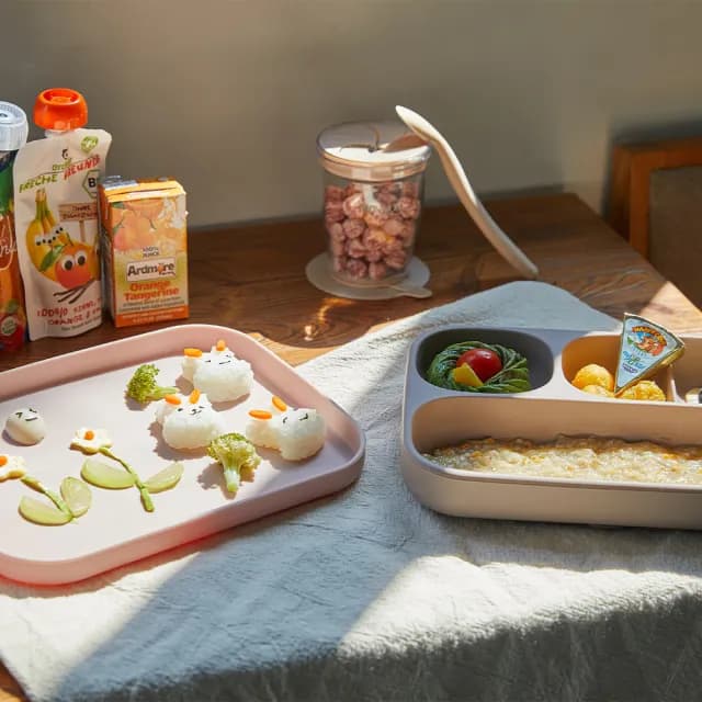 【MOYUUM】韓國 白金矽膠吸盤式餐盤盒(多款可選/兒童餐具/學習餐具)