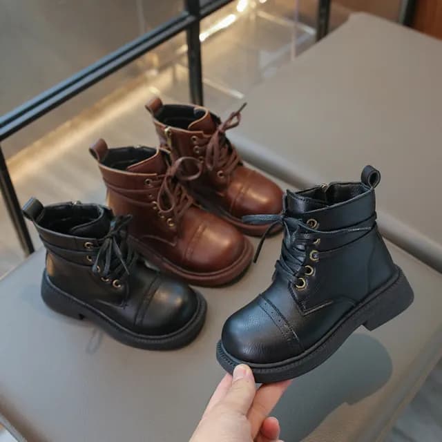 【橘魔法】率性拼接繞帶馬丁靴(皮靴 靴子 童鞋 鞋子 中性款 男童 女童 兒童 童裝)