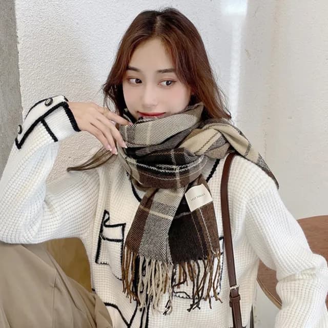【D.studio】韓版秋冬百搭格子流蘇圍巾(圍巾 圍脖 防寒 保暖 穿搭配件 O126)