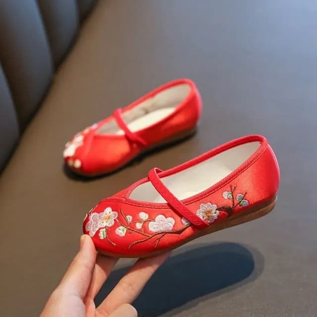 【橘魔法】女童中國風繡花鞋(旗袍搭配 鞋子 表演 抓週 大紅 新年 過年 喜宴 拜年 兒童 童裝 童鞋)
