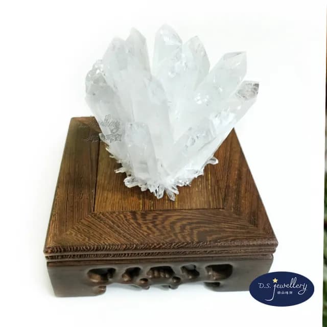 【德山珠寶】消磁淨化水晶天然白水晶簇附雞翅木座(情人節生日禮物飾品母親節/CE476)