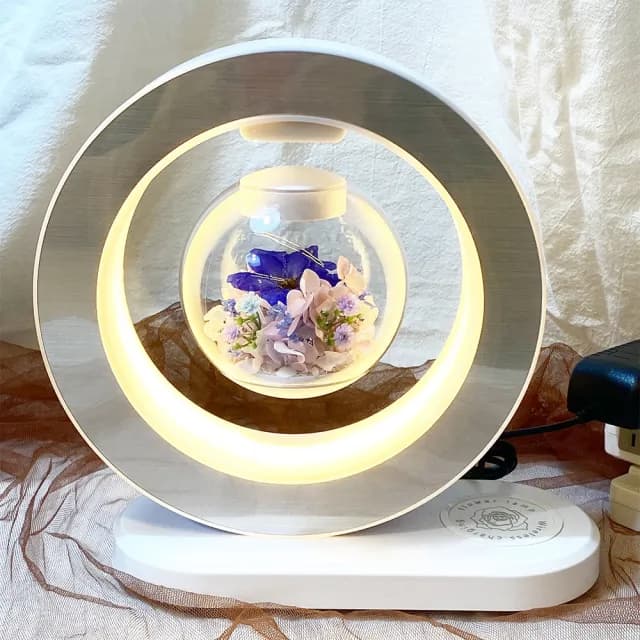 【OSTARA FLORIST 奧斯塔拉花藝】新款夢幻飛燕系列 永生花懸浮檯燈含藍芽音響及無線充電(居家生活、花禮)