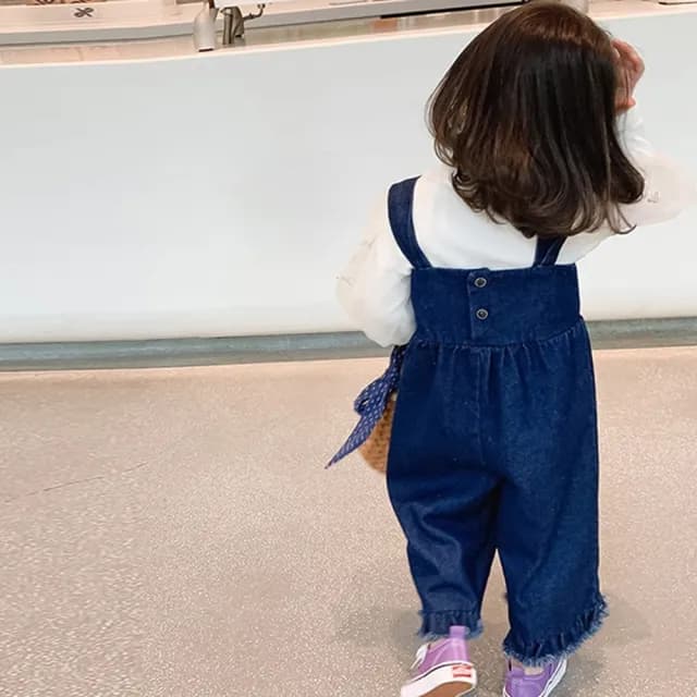 【橘魔法】俏皮抓皺鬚邊吊帶牛仔褲(褲子 吊帶褲 長褲 女童 童裝 兒童)