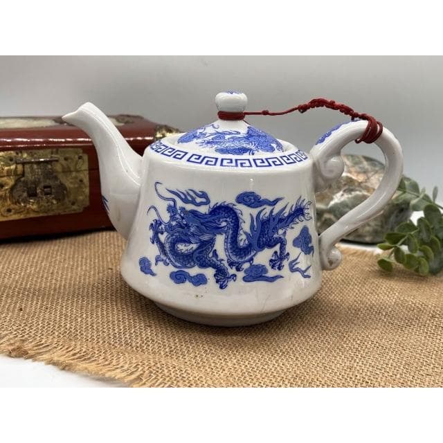 《祥龍瑞雲 · 青花瓷壺》| 瓷壺 中式茶壺 古典青花瓷工藝 茶具收藏禮品 飲茶文化 禮贈親友佳品 禮物首選 禮物推薦