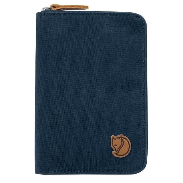 【Fjallraven】Passport Wallet 護照夾 錢包 皮標 瑞典 小狐狸 北極狐 狐狸包 網美 FR2422 官方授權經銷商