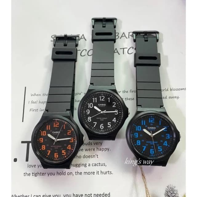 【CASIO 卡西歐】CASIO石英錶+鏡面貼膜 時尚簡約 指針錶 大錶徑4CM清楚好看 男女適用 考試專用 保證正品公司貨MW-240