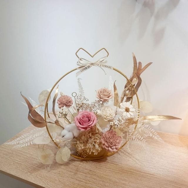 【KIRA與花花藝】圓形金框永生花花籃-粉色戀語(盆花 開幕 送禮 喬遷 生日禮物 情人節 母親節)