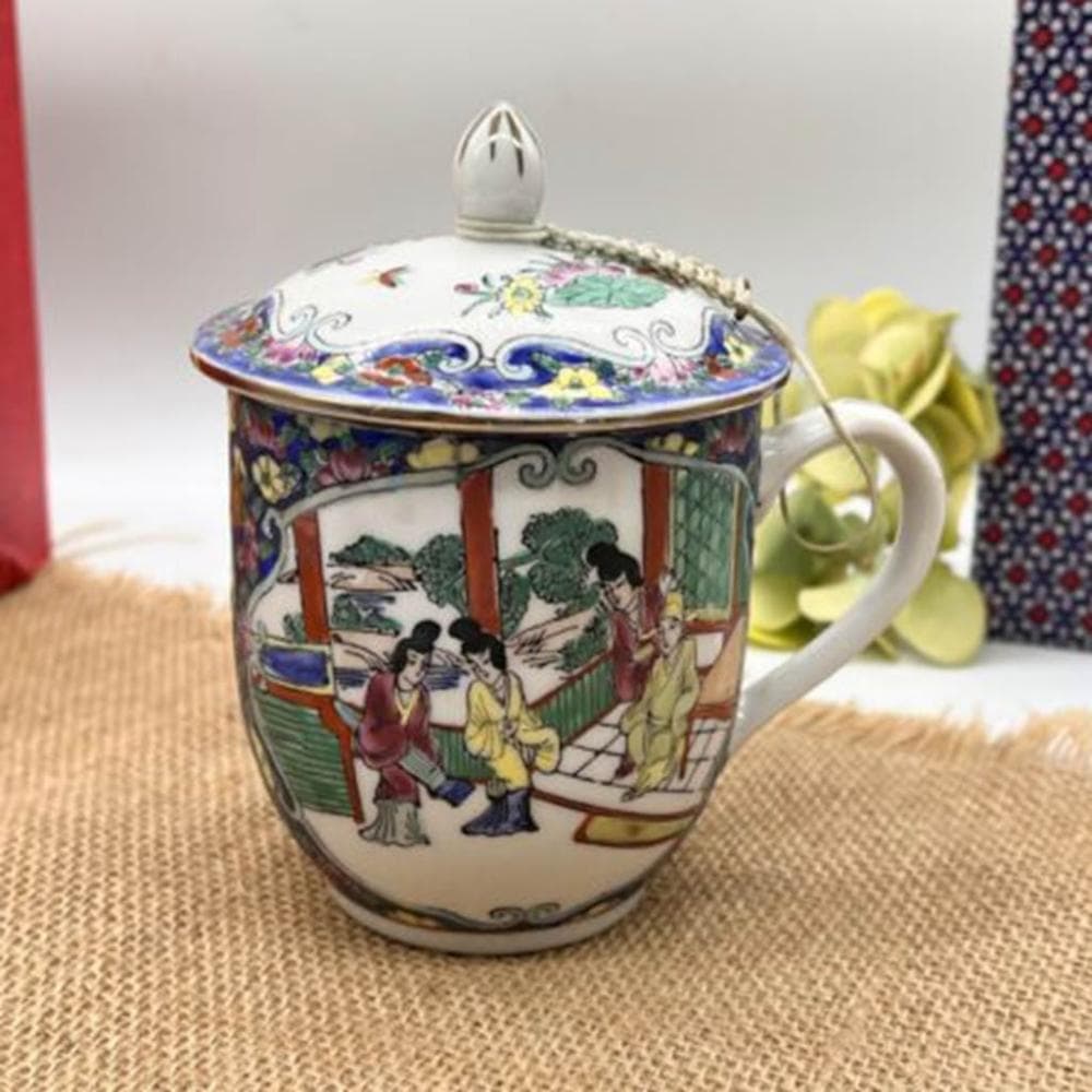 《雅聚清談 · 粉彩蓋杯》| 瓷杯 仕女手繪茶具 茶道文化收藏品 藝術品 贈禮 茶道用具 古典文化 送禮推薦 禮物首選