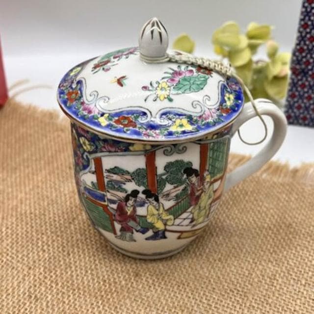 《雅聚清談 · 粉彩蓋杯》| 瓷杯 仕女手繪茶具 茶道文化收藏品 藝術品 贈禮 茶道用具 古典文化 送禮推薦 禮物首選