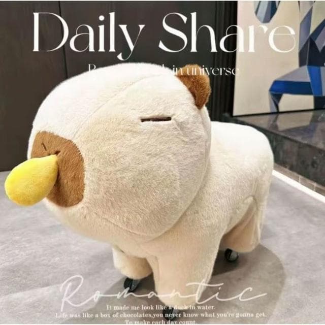 卡皮巴拉溜溜凳呆萌動物造型板凳帶輪子兒童毛絨坐墩搞怪生日禮物