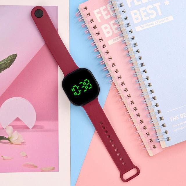 兒童手錶小學生靜音考試電子錶男女孩簡約戶外防水運動手錶國高中小巧多功能手錶青少年男生防摔機械錶兒童生日禮物小朋友高顏值錶