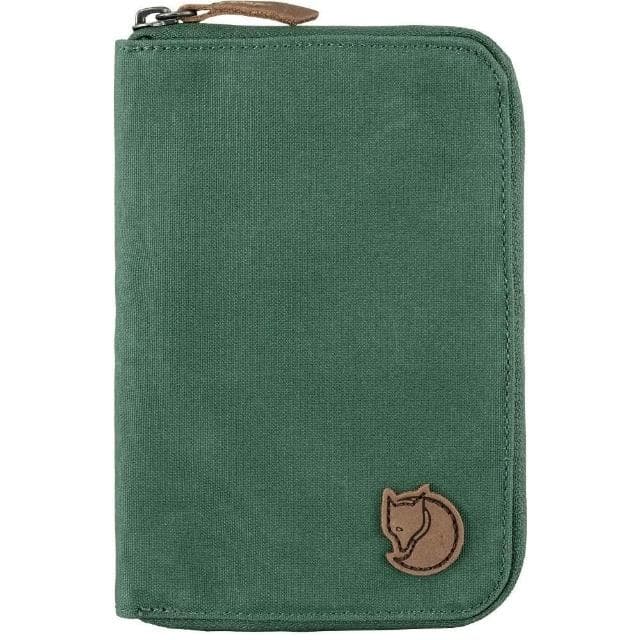 【Fjallraven】Passport Wallet 護照夾 錢包 皮標 瑞典 小狐狸 北極狐 狐狸包 網美 FR2422 官方授權經銷商