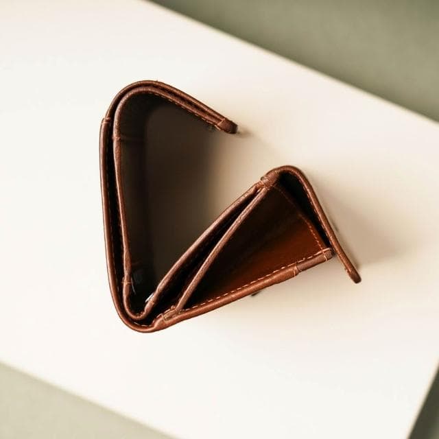 【CALTAN】CALTAN DESIGN | 曡影文藝雙層扣式真皮三折短夾 075351 兩色(真皮 中夾 錢包 招財 母錢包)