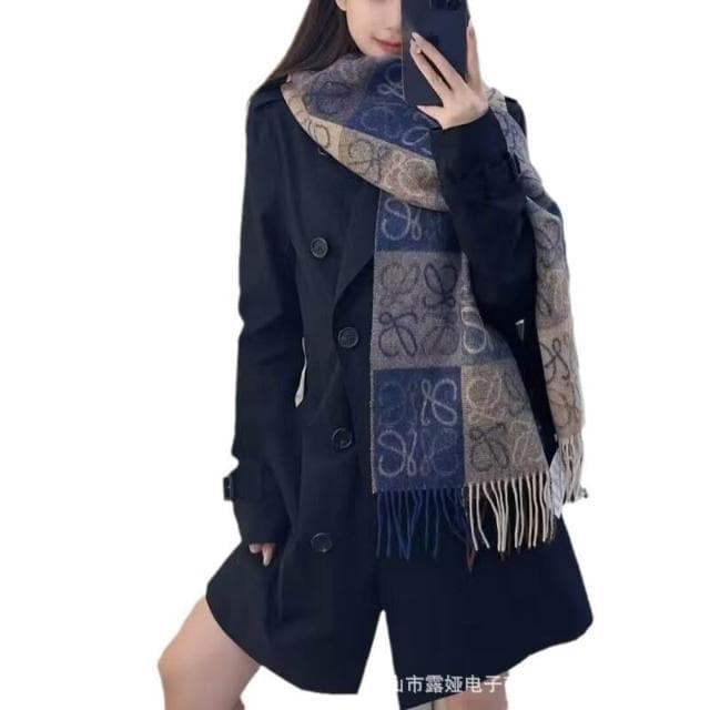 好夢想精品館  奶茶色棋牌格字母雙面羊絨圍巾女羅威提花羊毛圍脖情侶款男