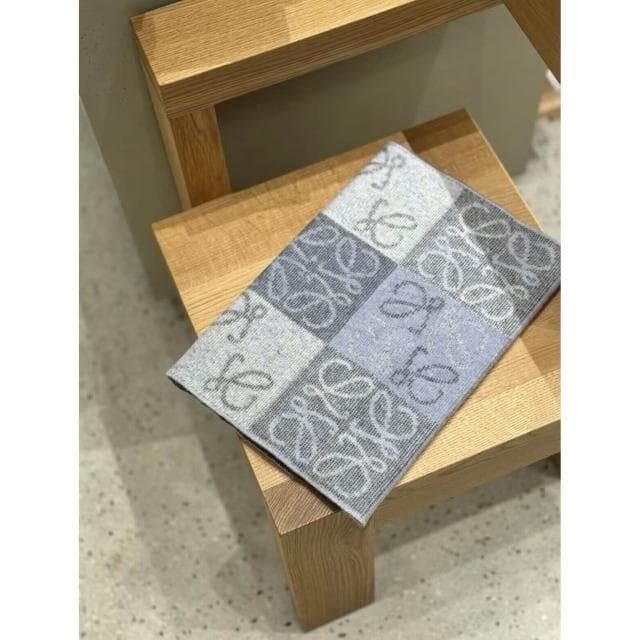 好夢想精品館  奶茶色棋牌格字母雙面羊絨圍巾女羅威提花羊毛圍脖情侶款男