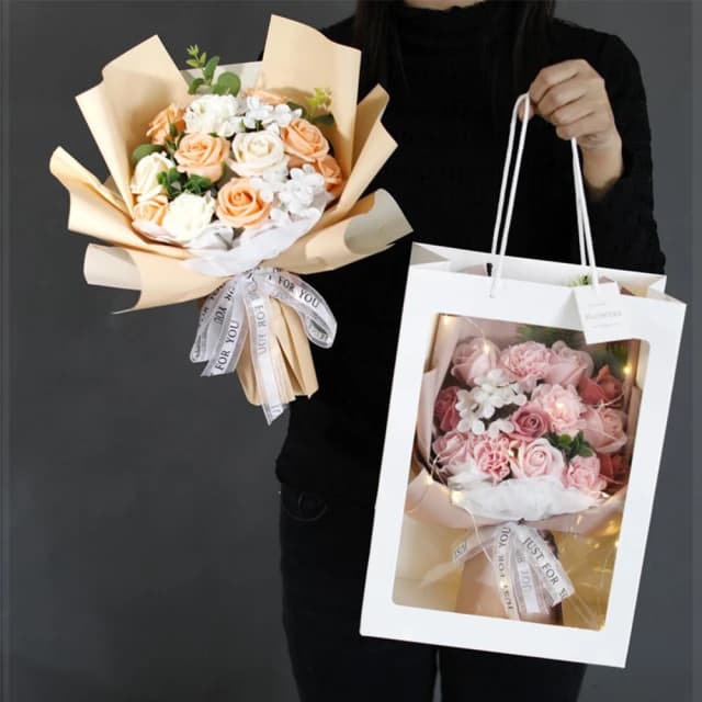 【Warm House Decor 暖和家居】節日送禮花束 (畢業花束 七夕情人節 香皂仿真花 母親節教師節 感恩花束 生日禮物 送女生禮物 康乃馨花)