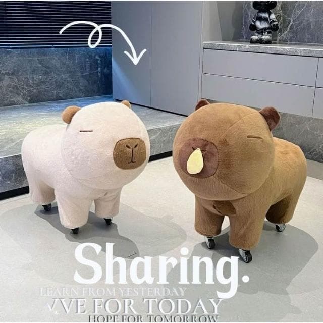 卡皮巴拉溜溜凳呆萌動物造型板凳帶輪子兒童毛絨坐墩搞怪生日禮物