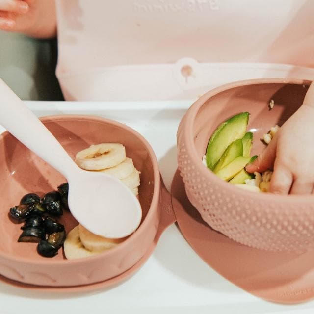 【Miniware】鉑金五感碗啟蒙禮盒-八色可選 附品牌紙袋/寶寶餐具/五感啟蒙/100%柔軟矽膠/吸盤餐具(寶寶共和國)