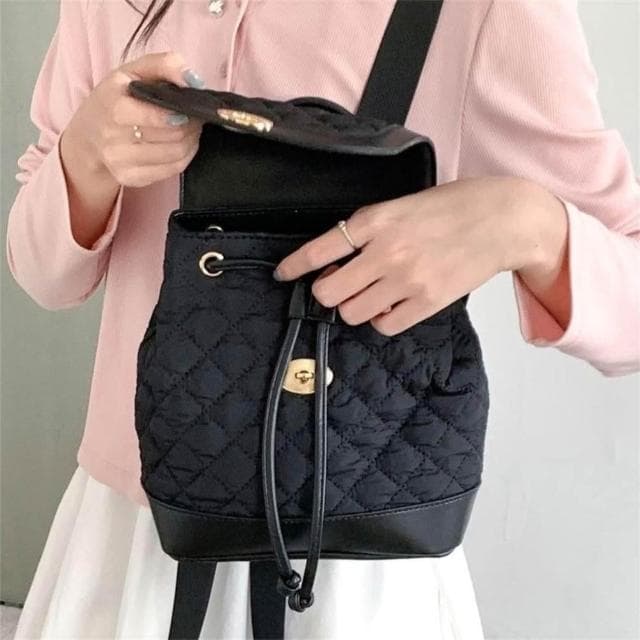 【MoonDy】包包 真皮後背包 輕便後背包 休閒背包 牛皮包包 黑色包包 大容量後背包 旅行包 女生禮物