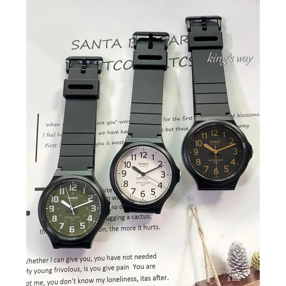 【CASIO 卡西歐】CASIO石英錶+鏡面貼膜 時尚簡約 指針錶 大錶徑4CM清楚好看 男女適用 考試專用 保證正品公司貨MW-240