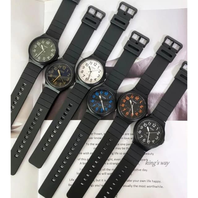 【CASIO 卡西歐】CASIO石英錶+鏡面貼膜 時尚簡約 指針錶 大錶徑4CM清楚好看 男女適用 考試專用 保證正品公司貨MW-240