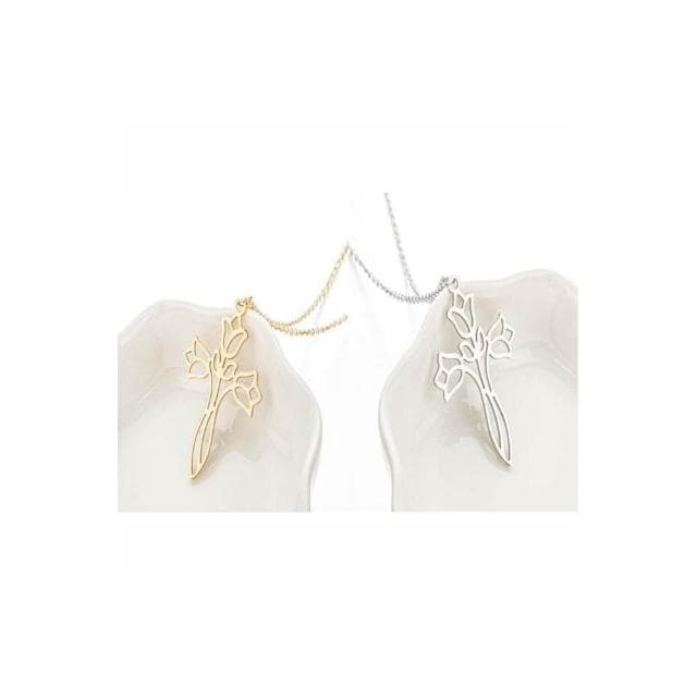 【谷中百合花十字架鈦剛項鍊】 基督教 福音禮品 受洗禮物 生日 聖誕節 禮物 耶穌 搬家喬遷 聖經故事 恩典之約禮物店