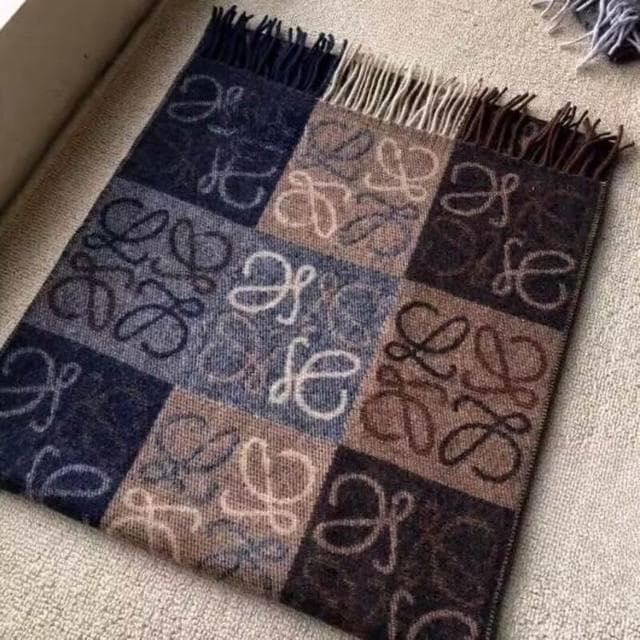 好夢想精品館  奶茶色棋牌格字母雙面羊絨圍巾女羅威提花羊毛圍脖情侶款男