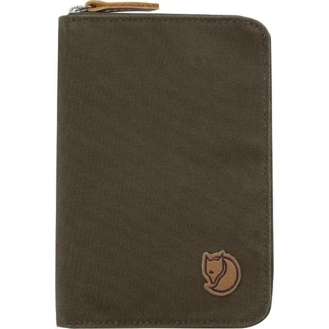 【Fjallraven】Passport Wallet 護照夾 錢包 皮標 瑞典 小狐狸 北極狐 狐狸包 網美 FR2422 官方授權經銷商