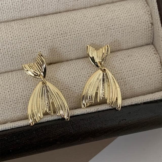 🎗飾間首飾鋪 個性誇張金屬風魚尾耳環輕奢小眾設計感高級耳飾潮秋冬耳飾女
