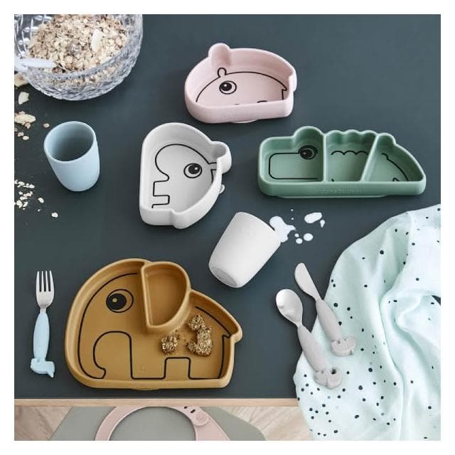 【Done by deer】造型矽膠餐盤(多款可選)學習餐具|吸盤餐盤|矽膠餐盤 麗兒采家
